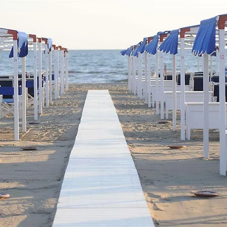 Отель Hermitage & Dei Marmi - Starhotels Collezione