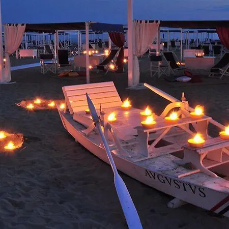 Отель Hermitage & Dei Marmi - Starhotels Collezione 4*