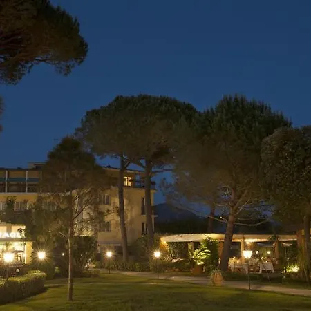 Отель Hermitage & Dei Marmi - Starhotels Collezione 4*