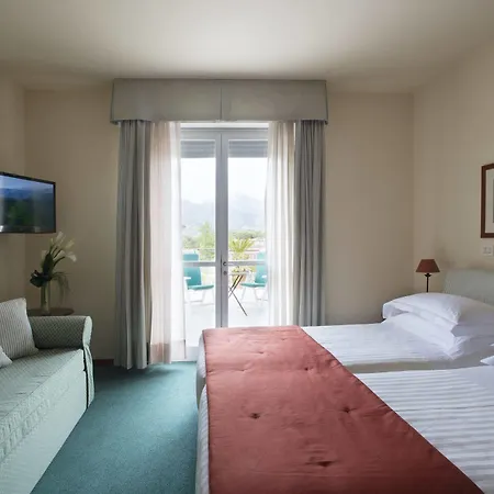 Отель Hermitage & Dei Marmi - Starhotels Collezione Форте-деи-Марми